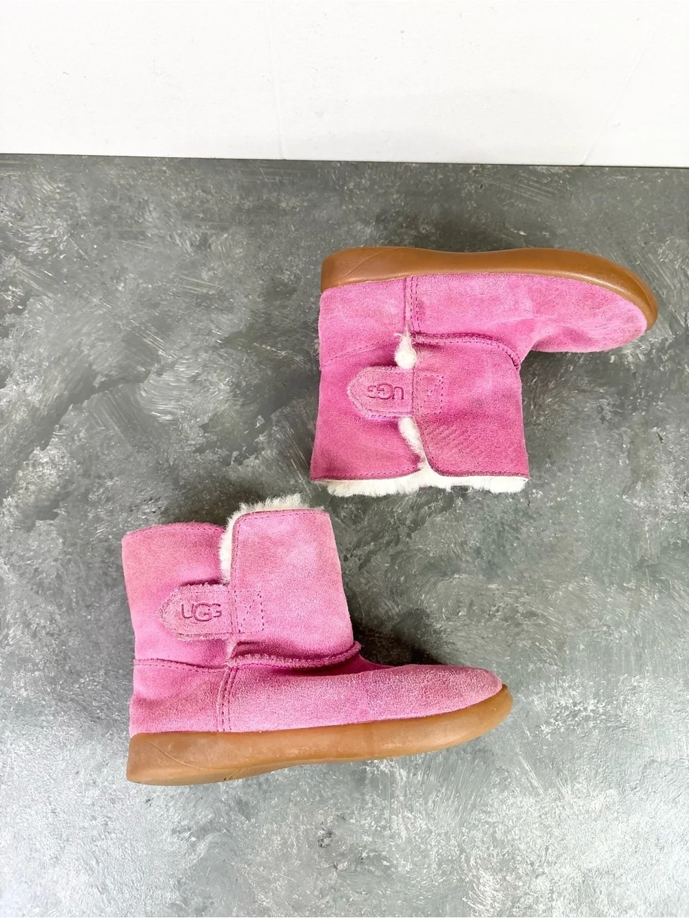 UGG Toddler Keelan boots suede exterior plush shearling lining pink size 8
